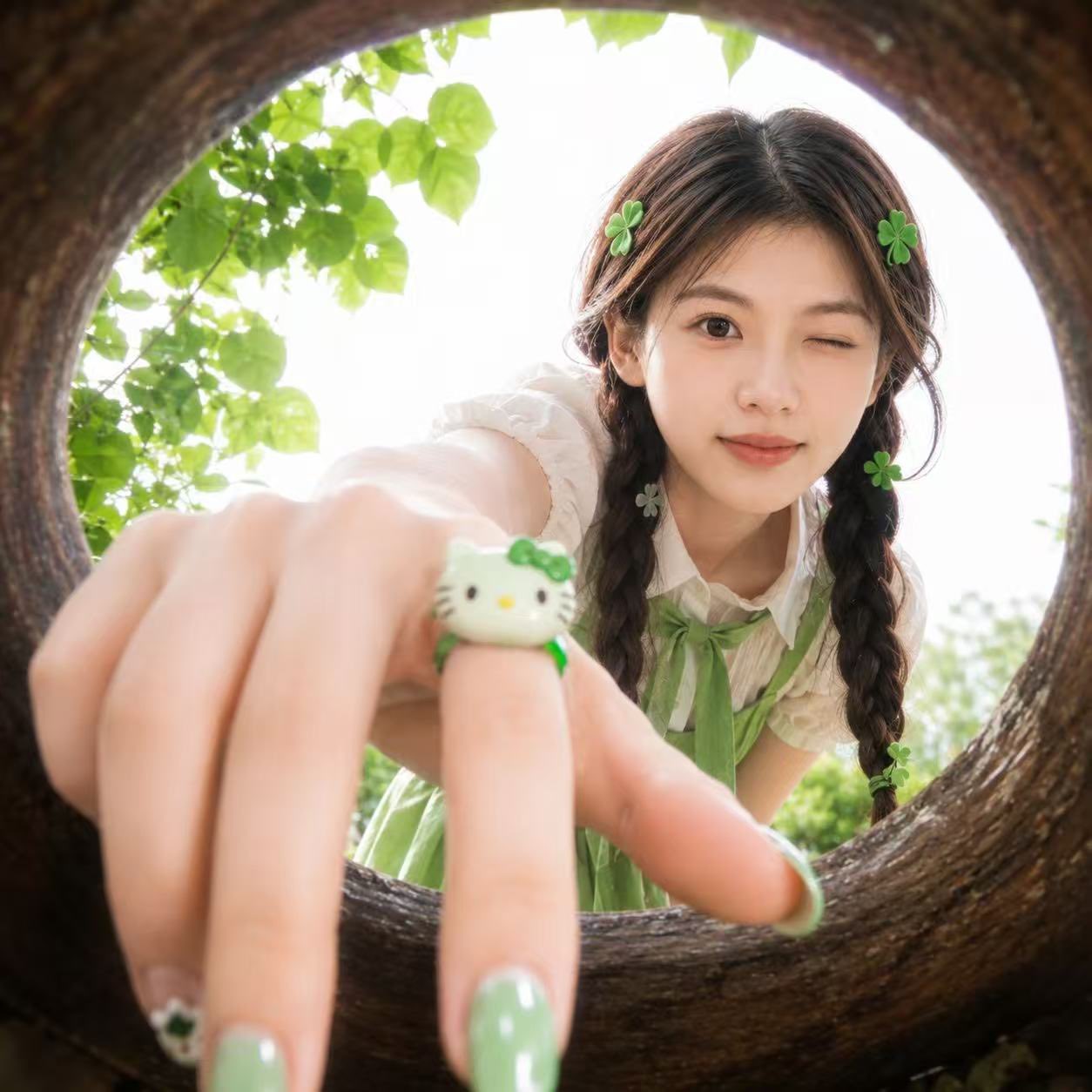 圆形木洞清新鱼眼人像特写 2