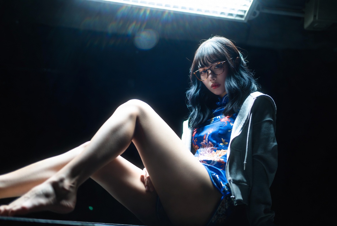 废弃手术室日韩系旗袍眼镜美女模特 2