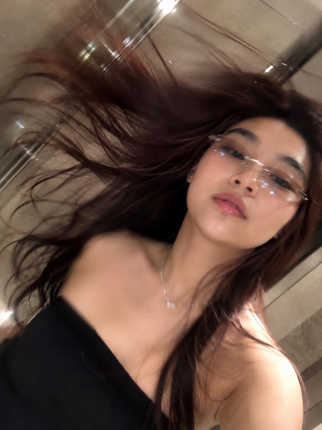 豪华大理石浴室闪光灯镜前自拍红发少女 2