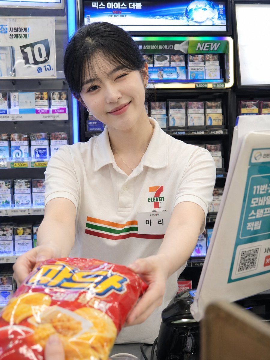 便利店收银员抓拍 3