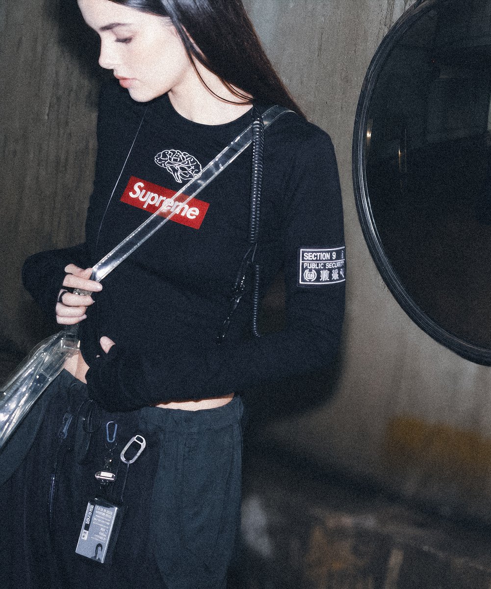 Supreme Section 9 赛博朋克时尚肖像
