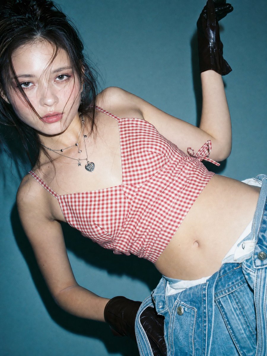 Y2K 闪光灯时尚人像 3